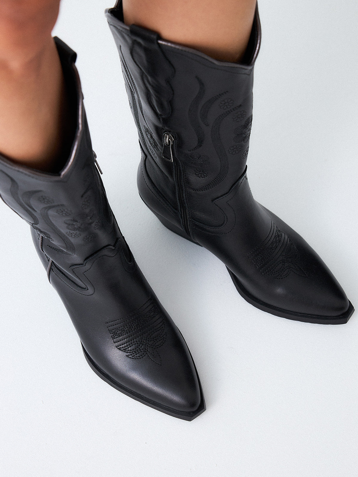 2619-05T LEATHER BLACK