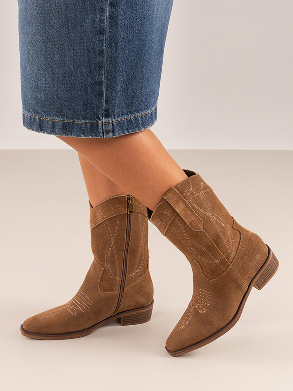 3A238-01R SUEDE BROWN