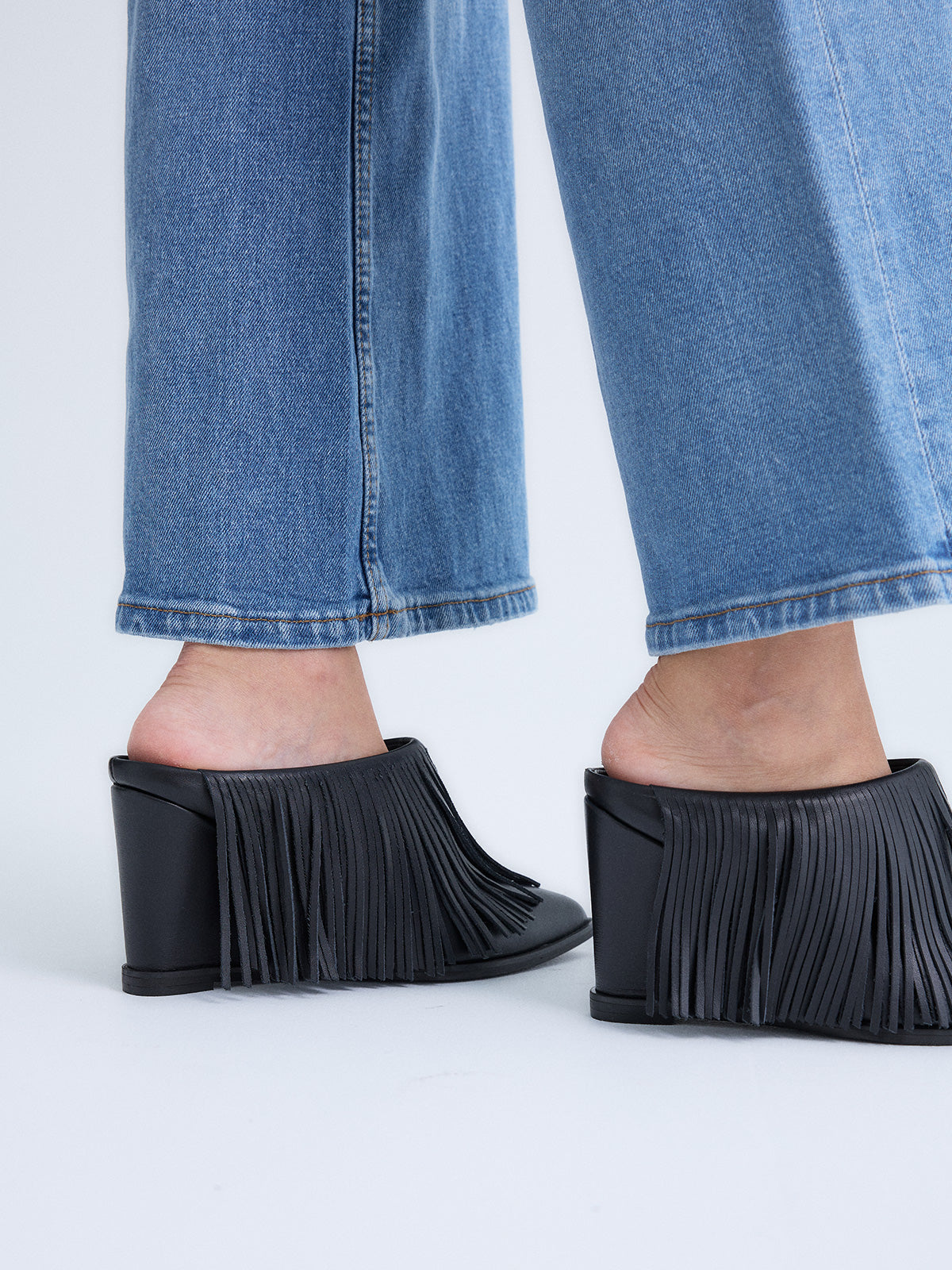 519 VERONICA LEATHER BLACK