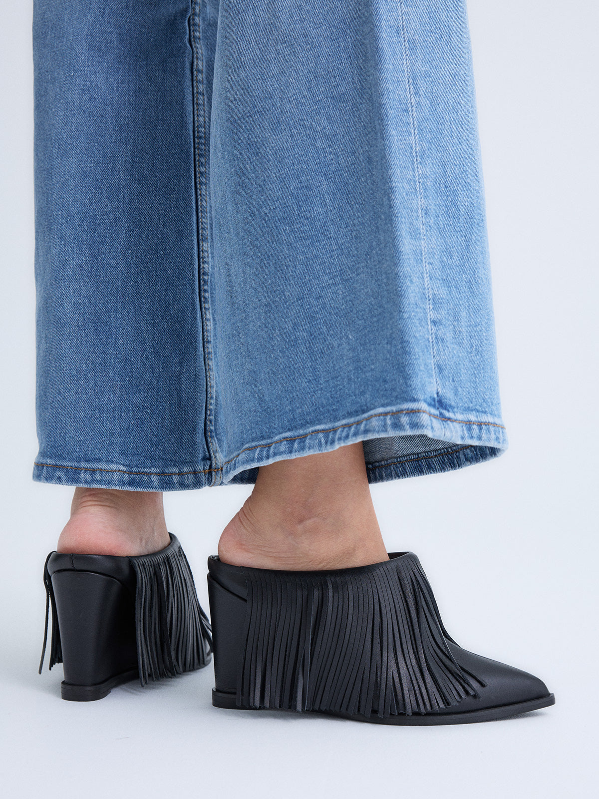 519 VERONICA LEATHER BLACK