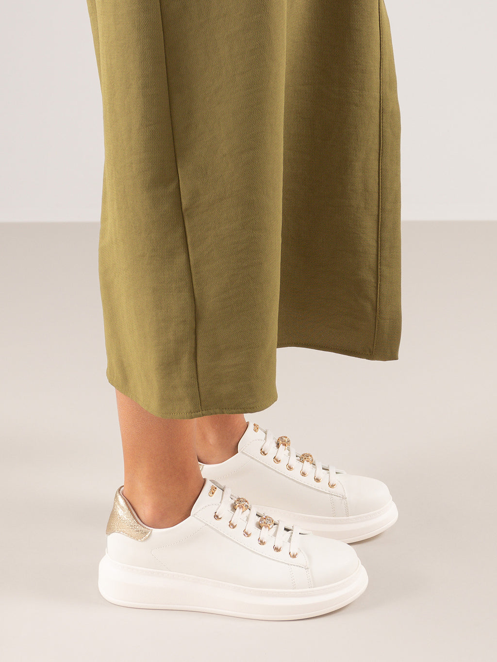 66-42EX54 PU WHITE GOLD