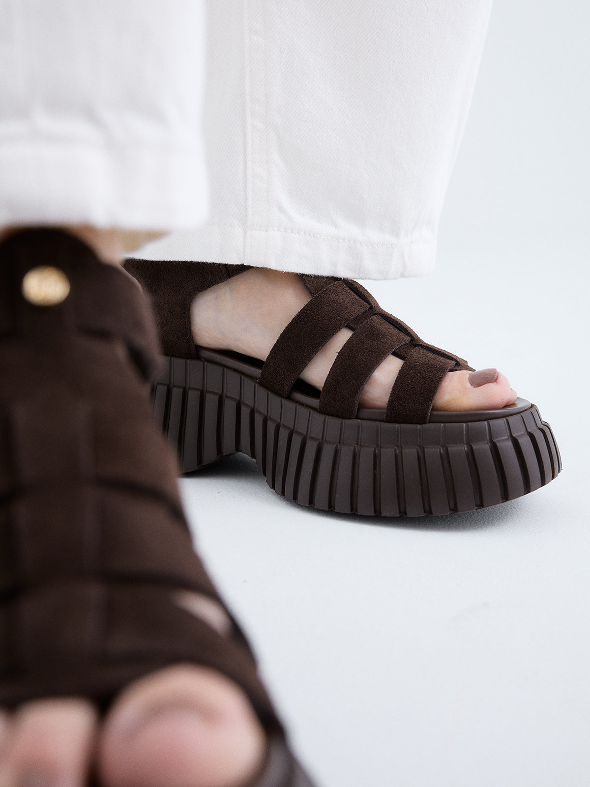 842 MAGGIE SUEDE BROWN