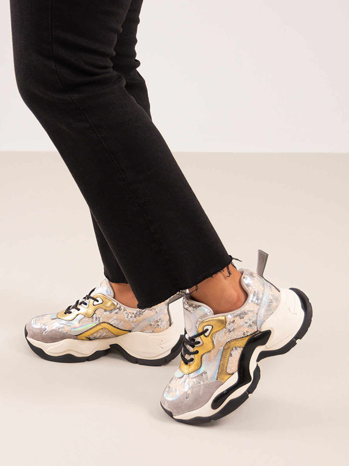 901-8 LEATHER GREY GOLD