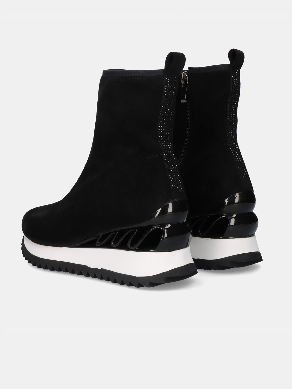 B811-A025 SUEDE BLACK