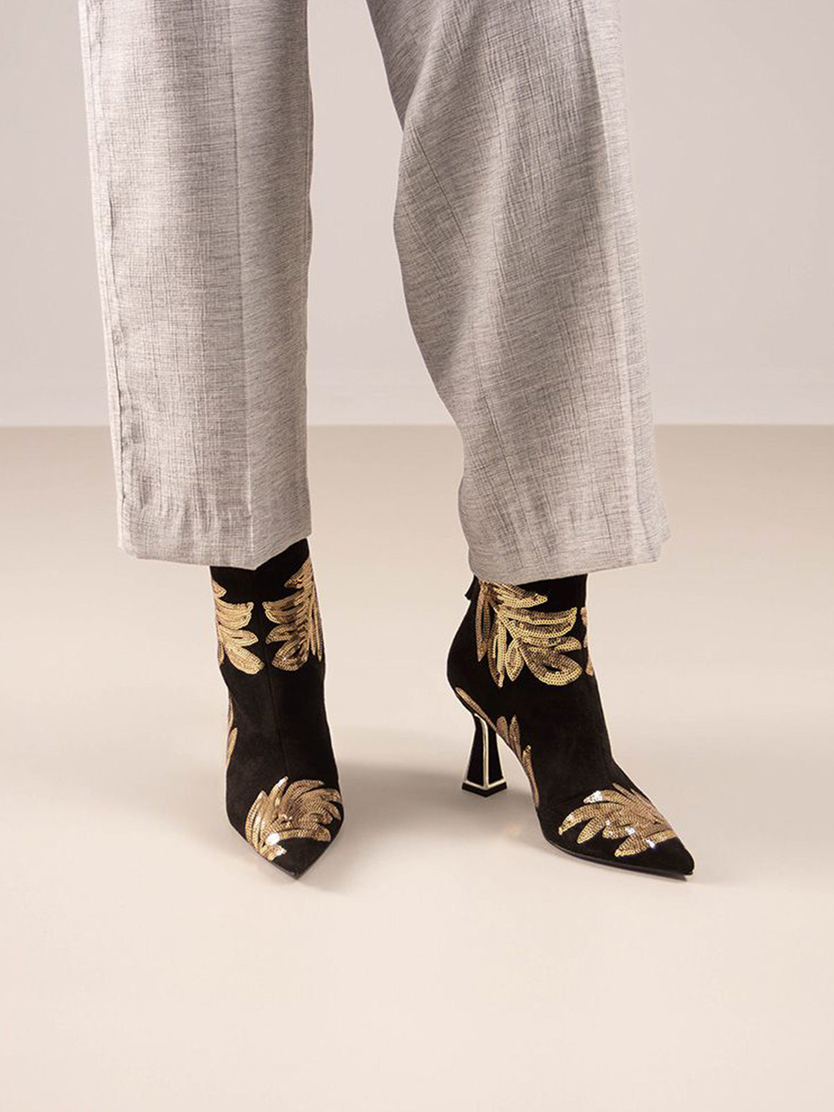 BELINDA-527 FABRIC BLACK-GOLD