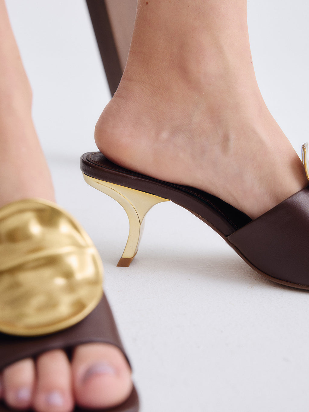 NINA-212 PU BROWN GOLD