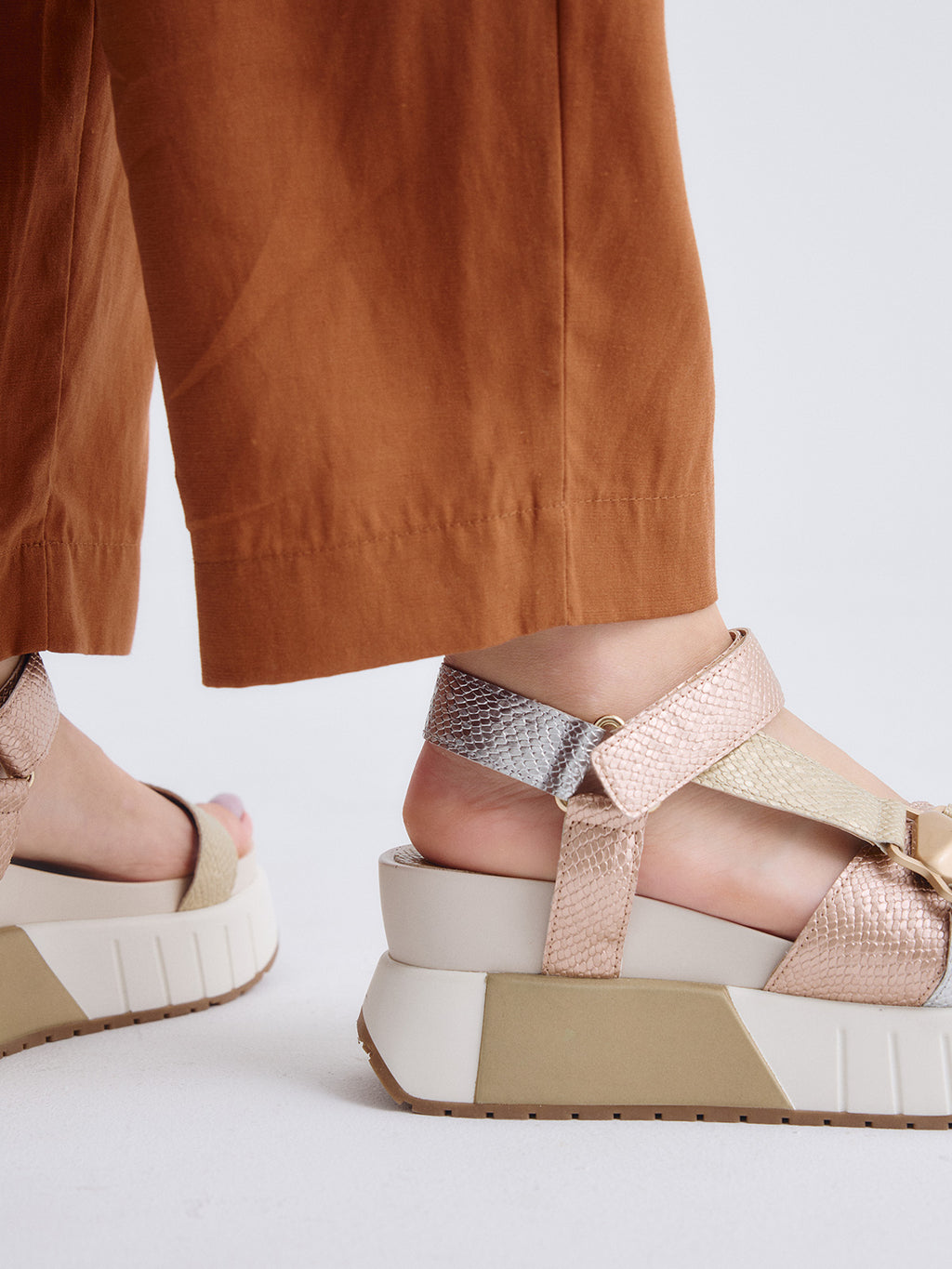 OLIVIA-934 SNAKE GOLD SILV