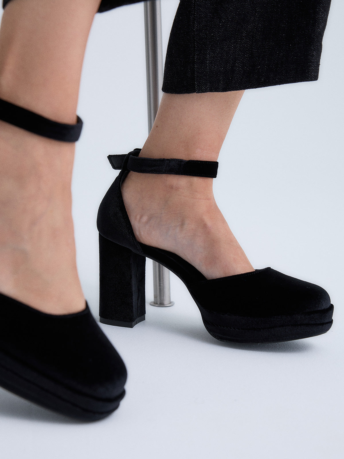 W2993-R5523 VELVET BLACK