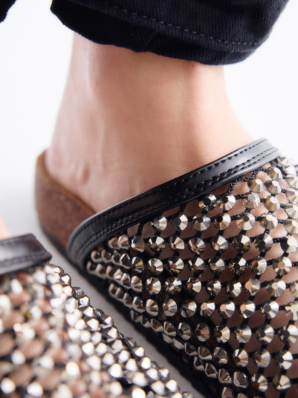 YB25C58-1 STRASS BLACK