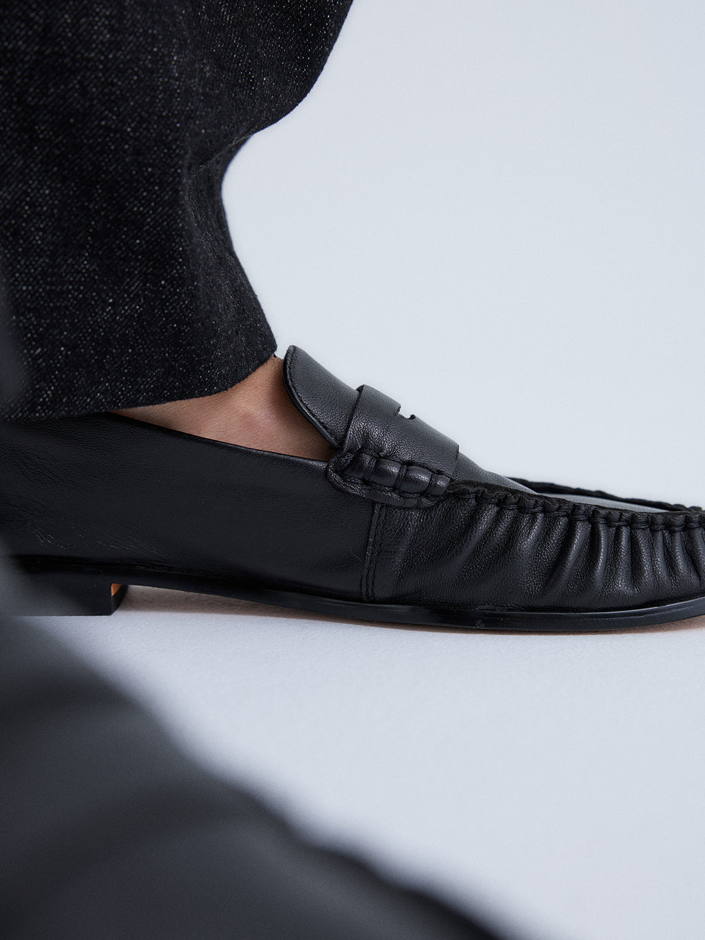 YY250611 LEATHER BLACK