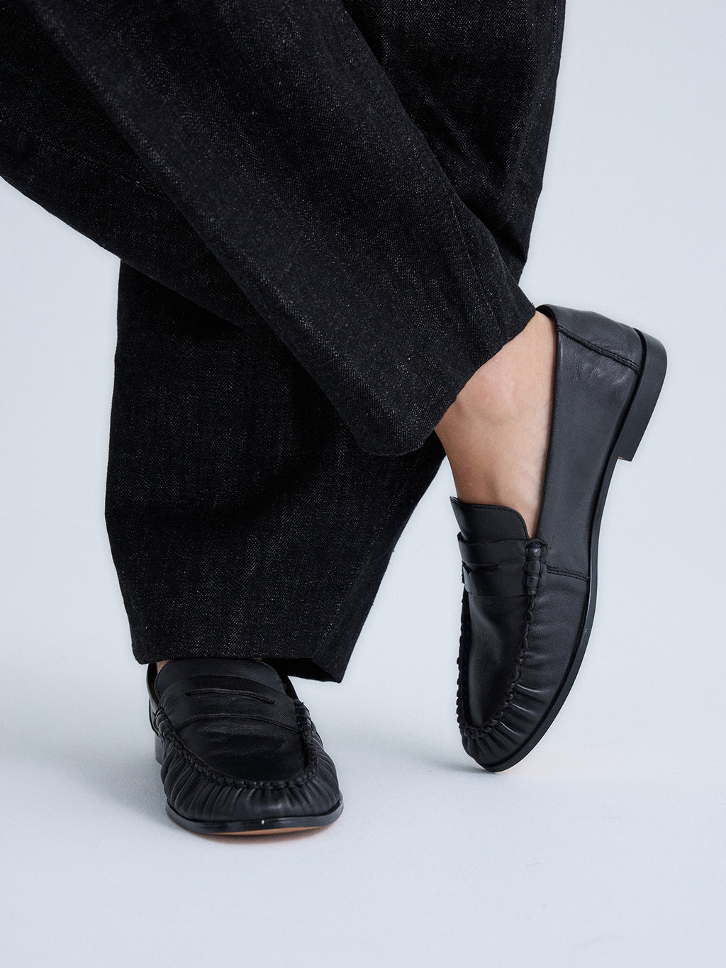 YY250611 LEATHER BLACK