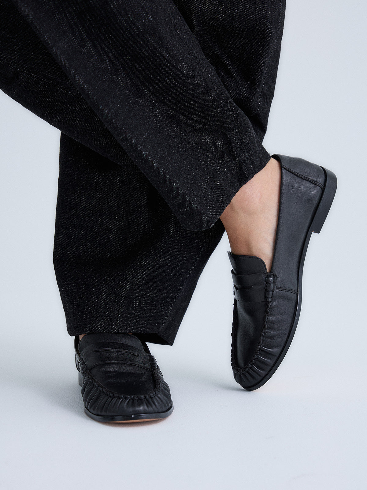 YY250611 LEATHER BLACK