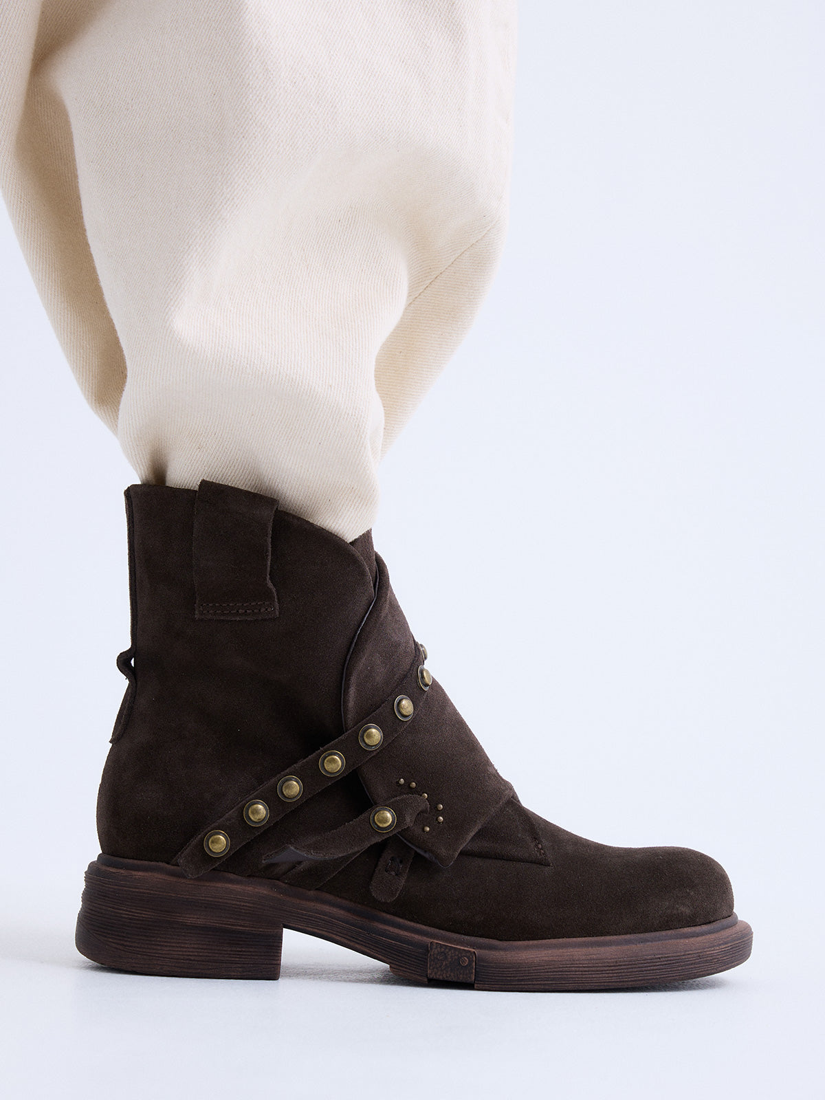 ZQ1700-02R SUEDE BROWN