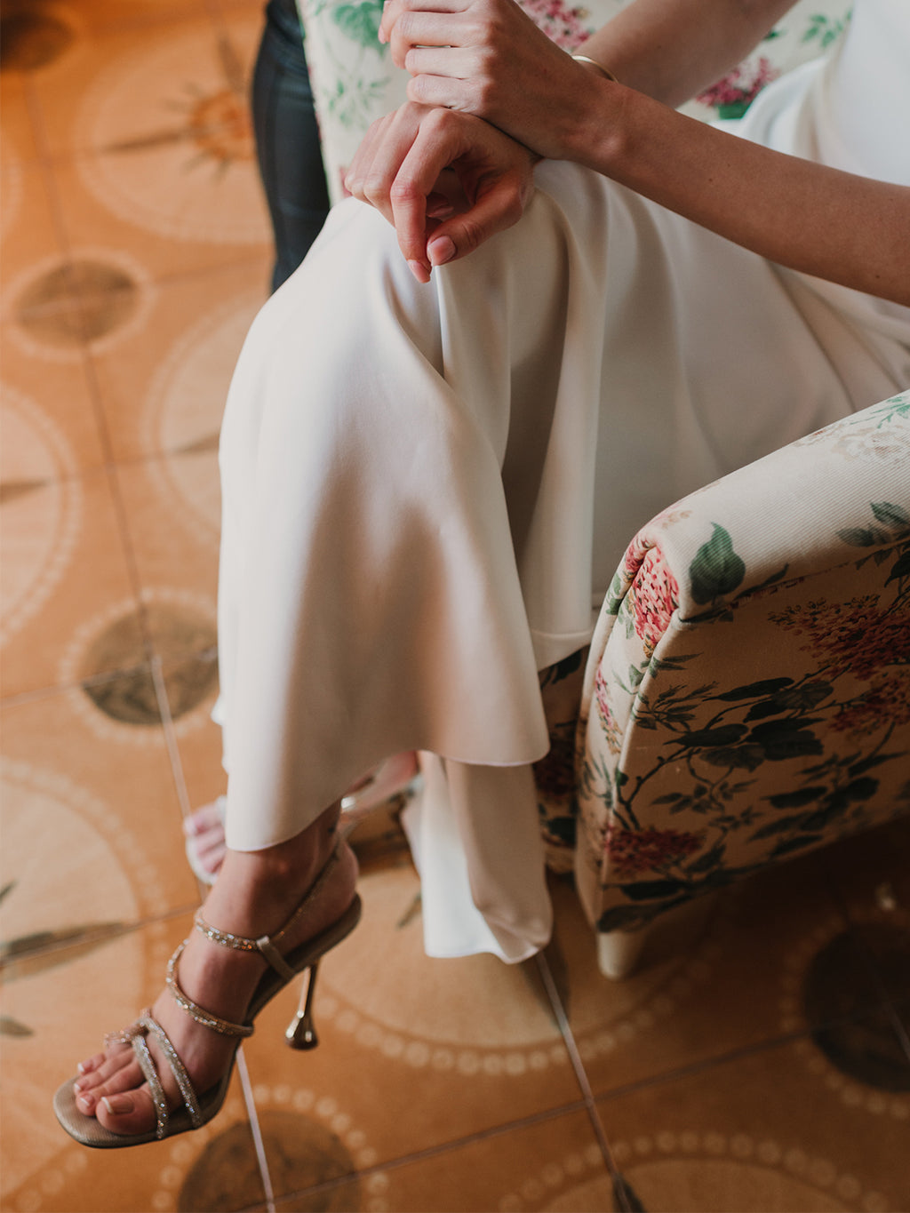 JADE-710 STRASS GOLD SILV